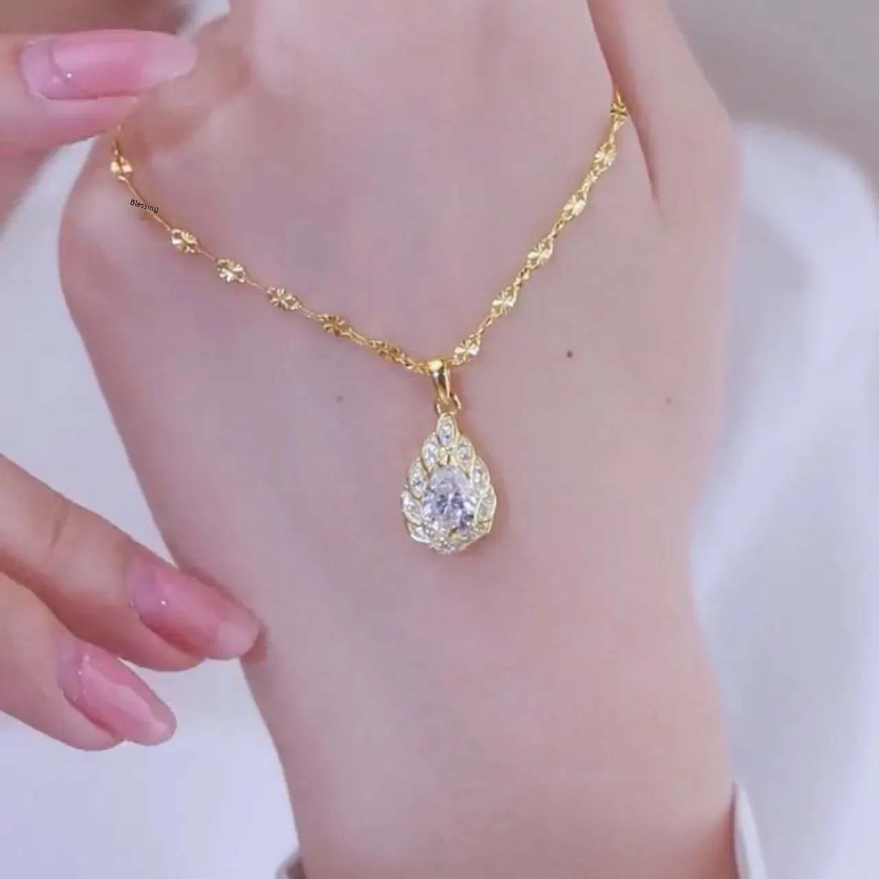 Новое роскошное легкое ожерелье из титановой стали 18 карат с подвеской в виде