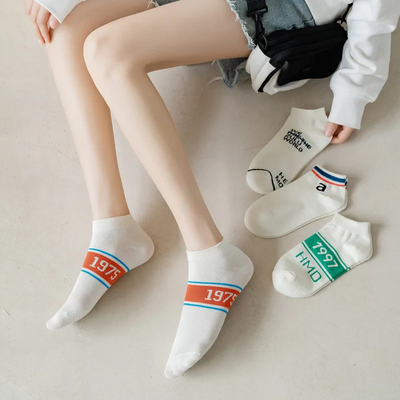 

4 Pairs of 4 Color Numbers 1997 Female Spring and Summer Thin Letter Cotton Boat Socks Japanese Couple Sports Short Socks 1975