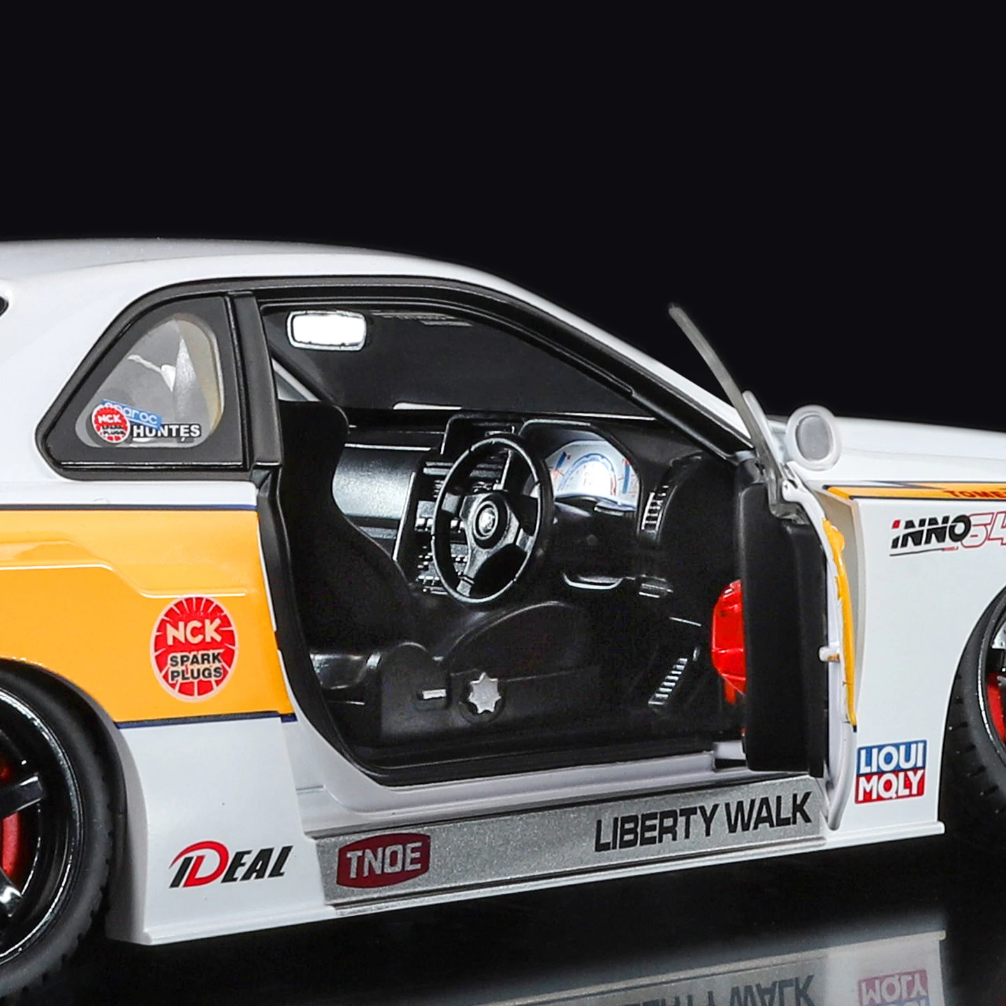 1:18 Nissan GTR R34 Skylin S15 LBWK Модель автомобиля из сплава Игрушечный автомобиль Литье под давлением металла Звук и свет Автомобиль Игрушки для детей Автомобиль (art.: 3920cef8a7e22) - 3920cef8a7e22