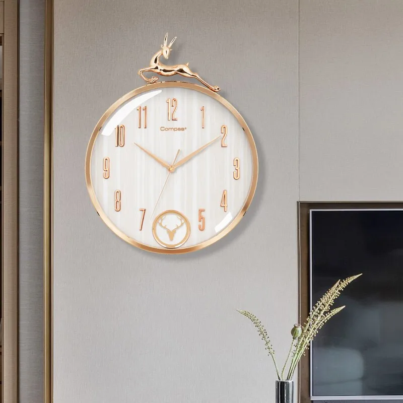 Украсьте вашу гостиную этим искусственным человеком позолоченными