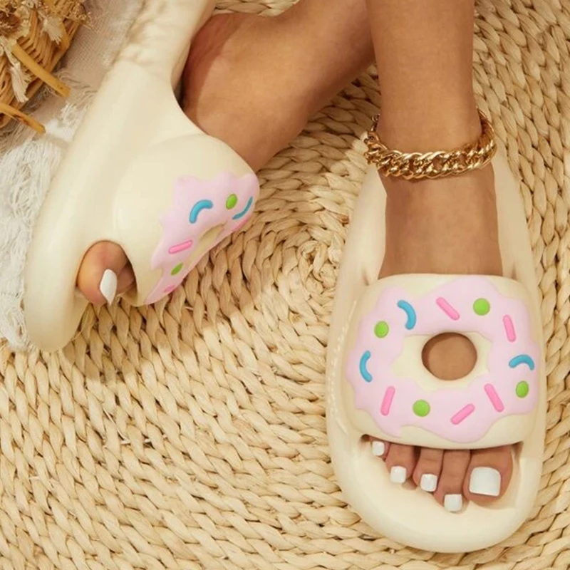 2023 New Doughnut Decorative Design Women Slippers Thick Bottom Soft Non-Slip Sandals Home Bathroom Men Slides Woman Shoes