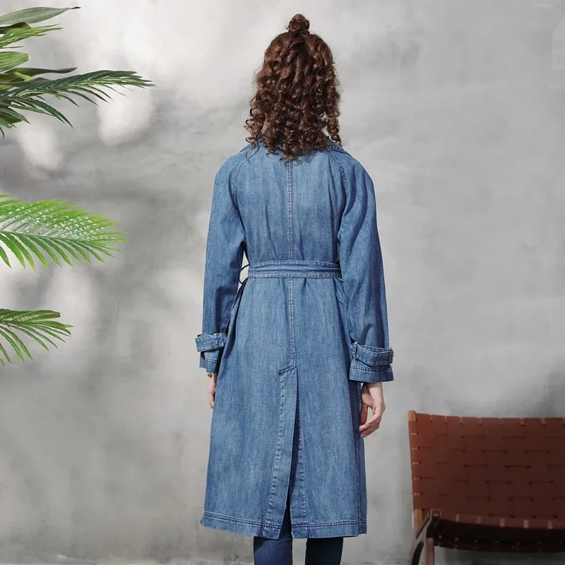 Куртка женская джинсовая с отложным воротником и большими карманами