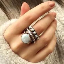 Huitan Antique Imitation Pearl Finger Ring for Women Personality Y2K Girl Accessories Two Tone Metal Rings Vintage Jewelry Party