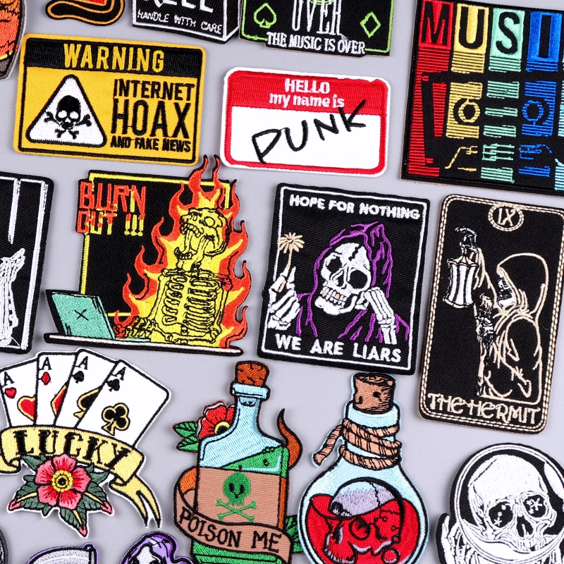 

Нашивка Fire Skull в стиле панк, вышивка в виде покера, патчи для одежды, вышитые нашивки для одежды своими руками, джинсы