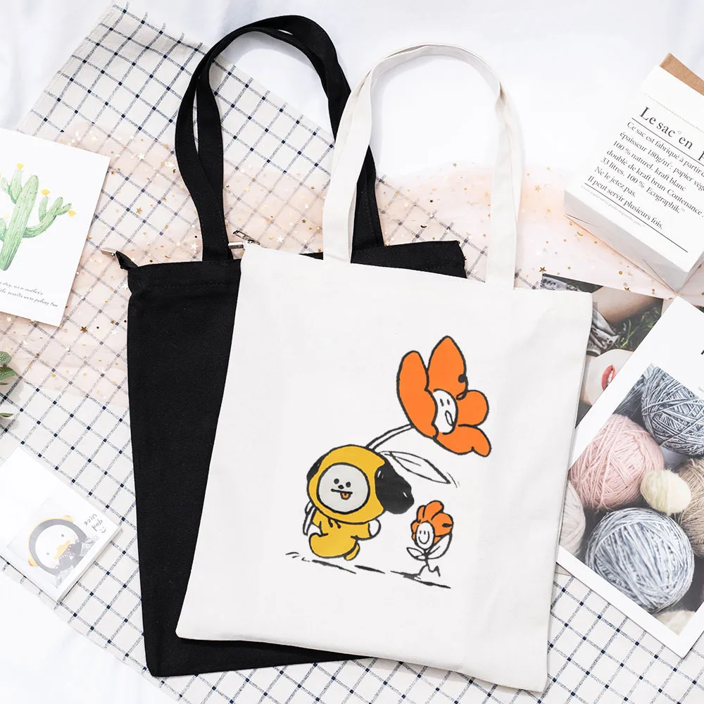 

Новая сумка через плечо BT21 с цветами, Холщовая Сумка Kpop, Большая вместительная уличная дорожная сумка, кавайная модная сумка для покупок для...