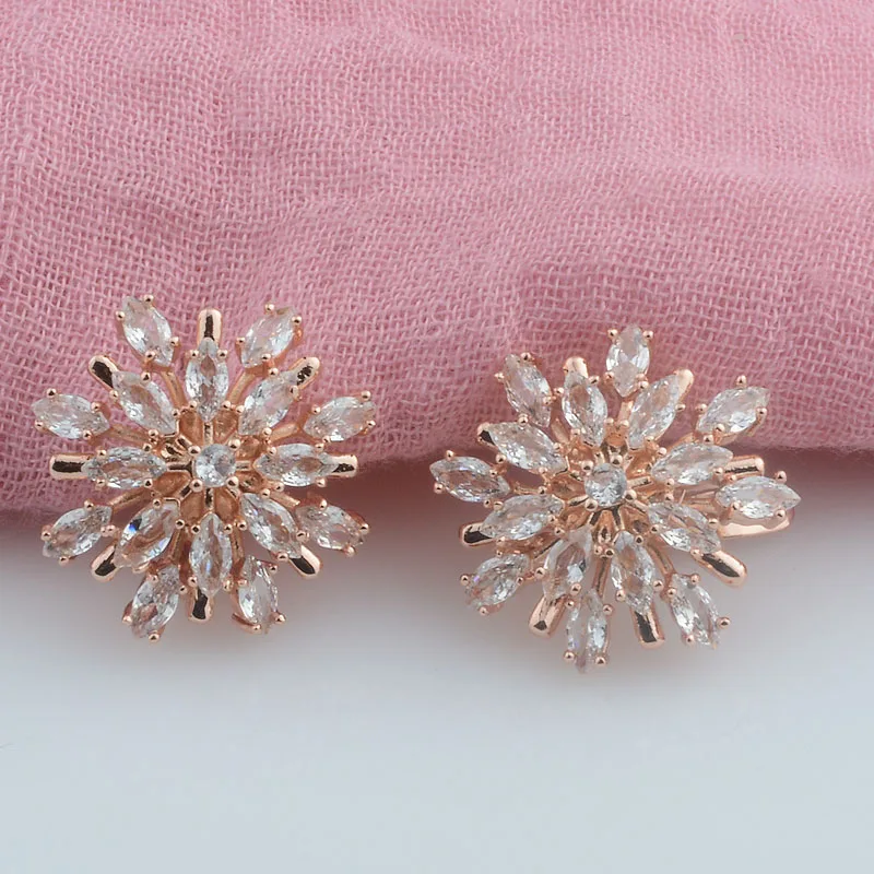 Круглые свадебные серьги-подвески с белым камнем