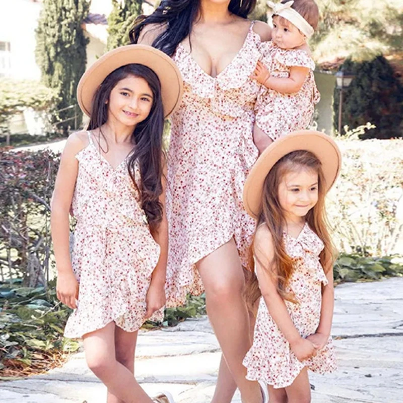 

Sexy V Neck Party Dress Family Matching Outfits 2022 Summer New Spaghetti Strap Mini Dress Floral Printed Mommy and Me Clothes