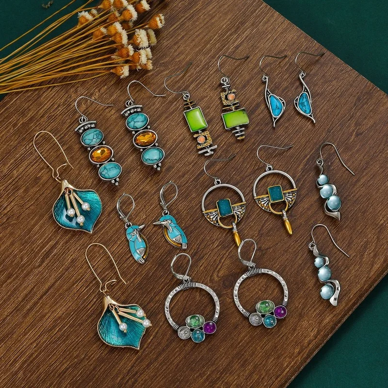 

Fashion Retro Turquoise Pearl Flower Pendant Long Earrings for Women Ethnic Style Geometric Metal Earrings Jewelry Accessories