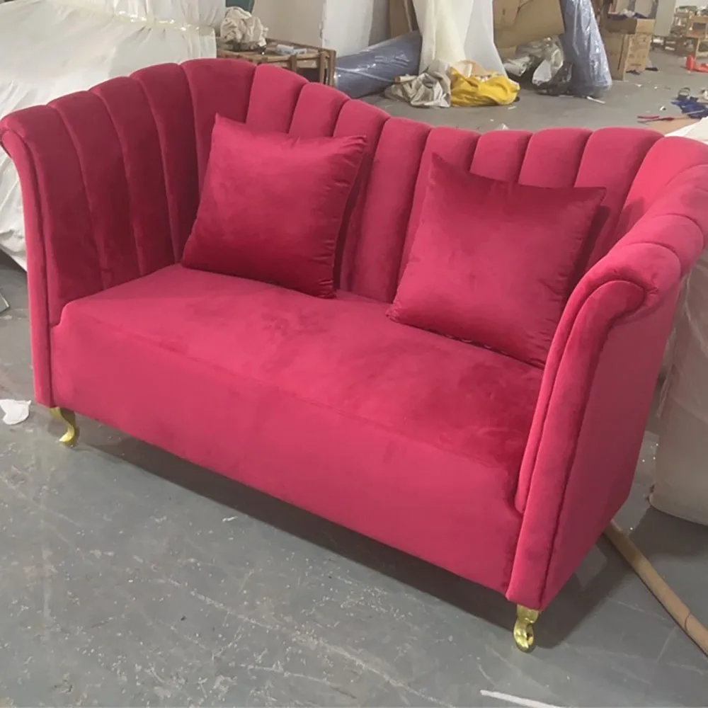 Красное бархатное педикюрное резное кресло королевского трона с высокой спинкой