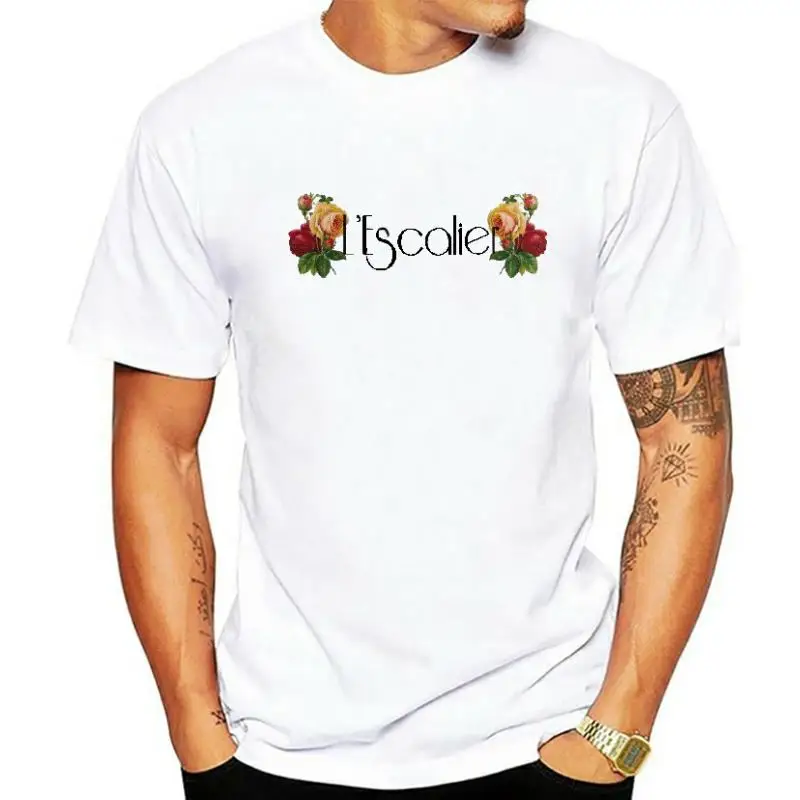 

Мужская футболка с логотипом цветы