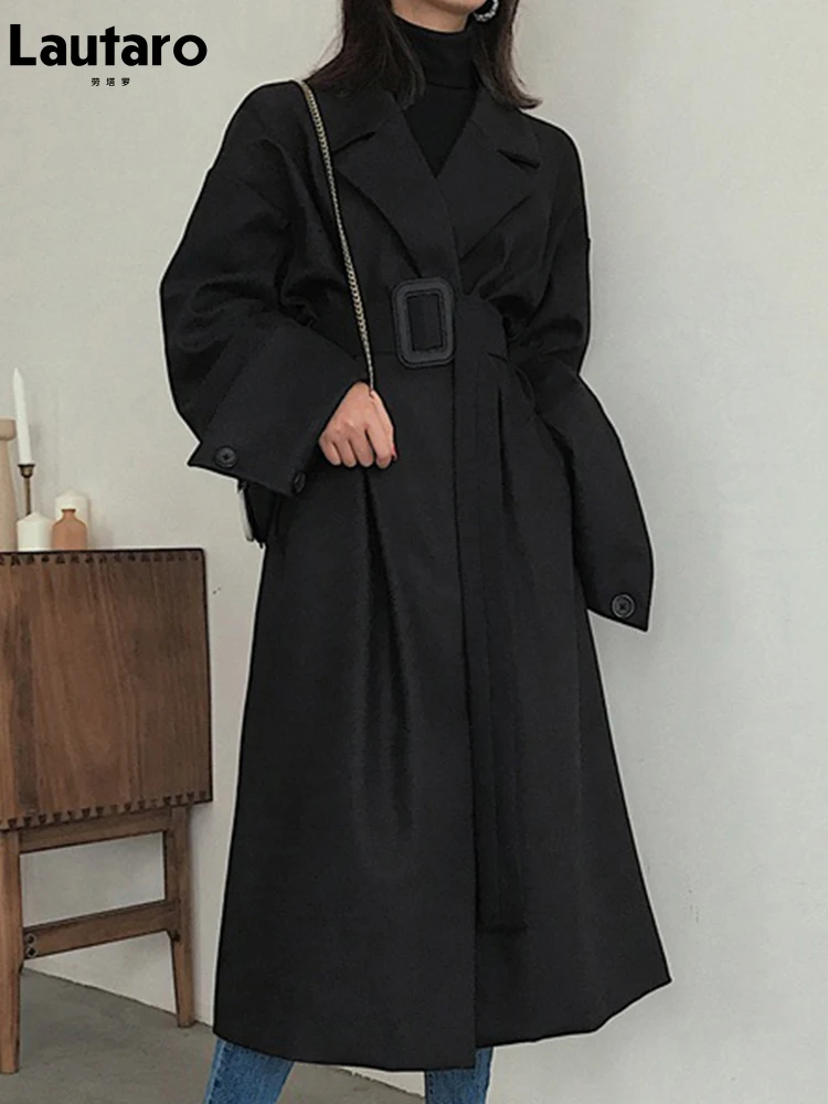 Lautaro Весенне-осенний длинный черный тренч женский оверсайз с ремнем Подиум