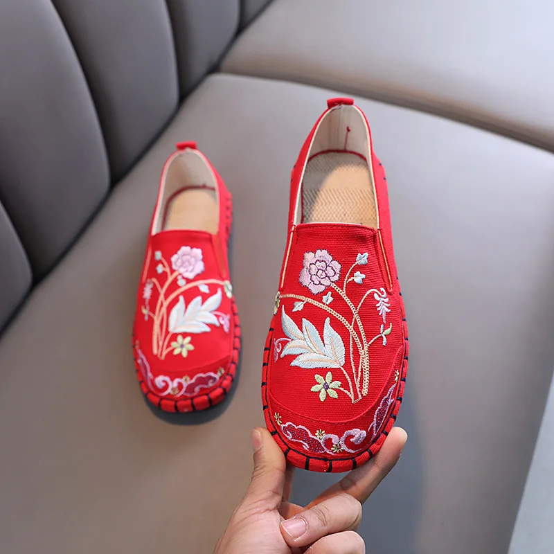 Туфли Comemore Beijing Hanfu женские с вышивкой весна-лето 2022 парусиновые лоферы в