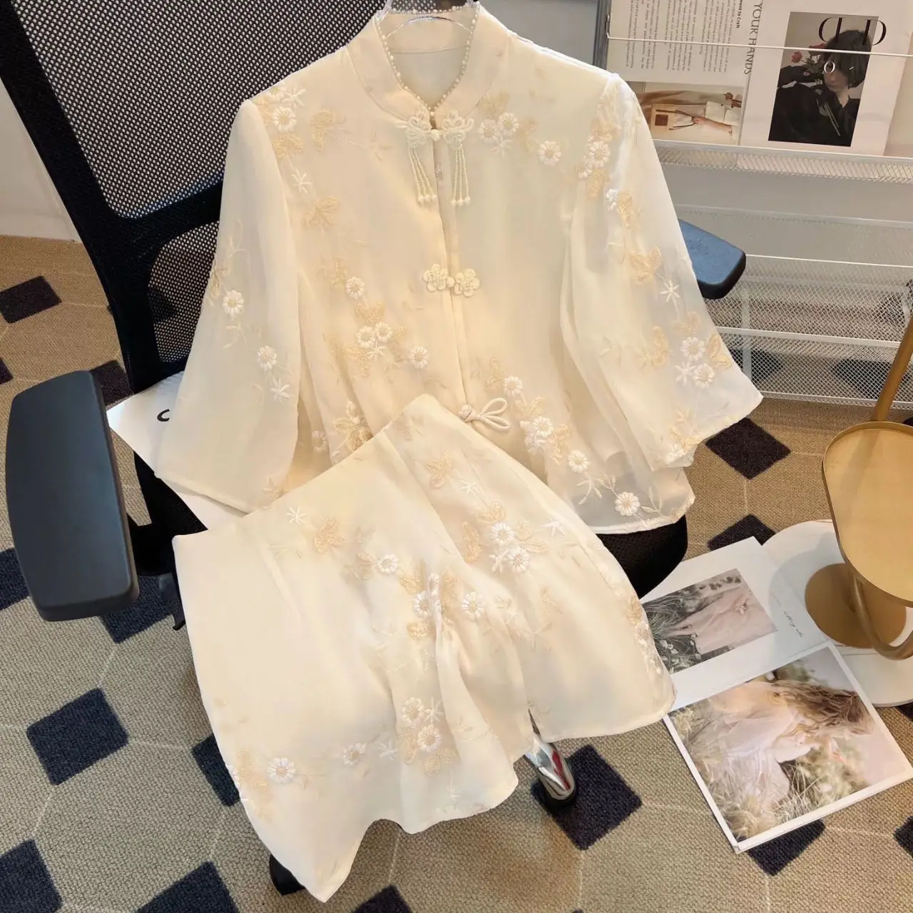 

Женский летний комплект из двух предметов, трапециевидная короткая юбка с вышивкой на пуговицах