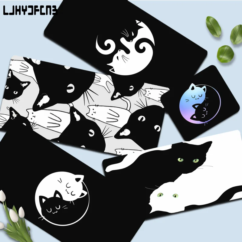 

Black And White Mousepad Hot Rubber Mouse Durable Desktop Mousepad Size For Large Edge Locking Game Keyboard Pad