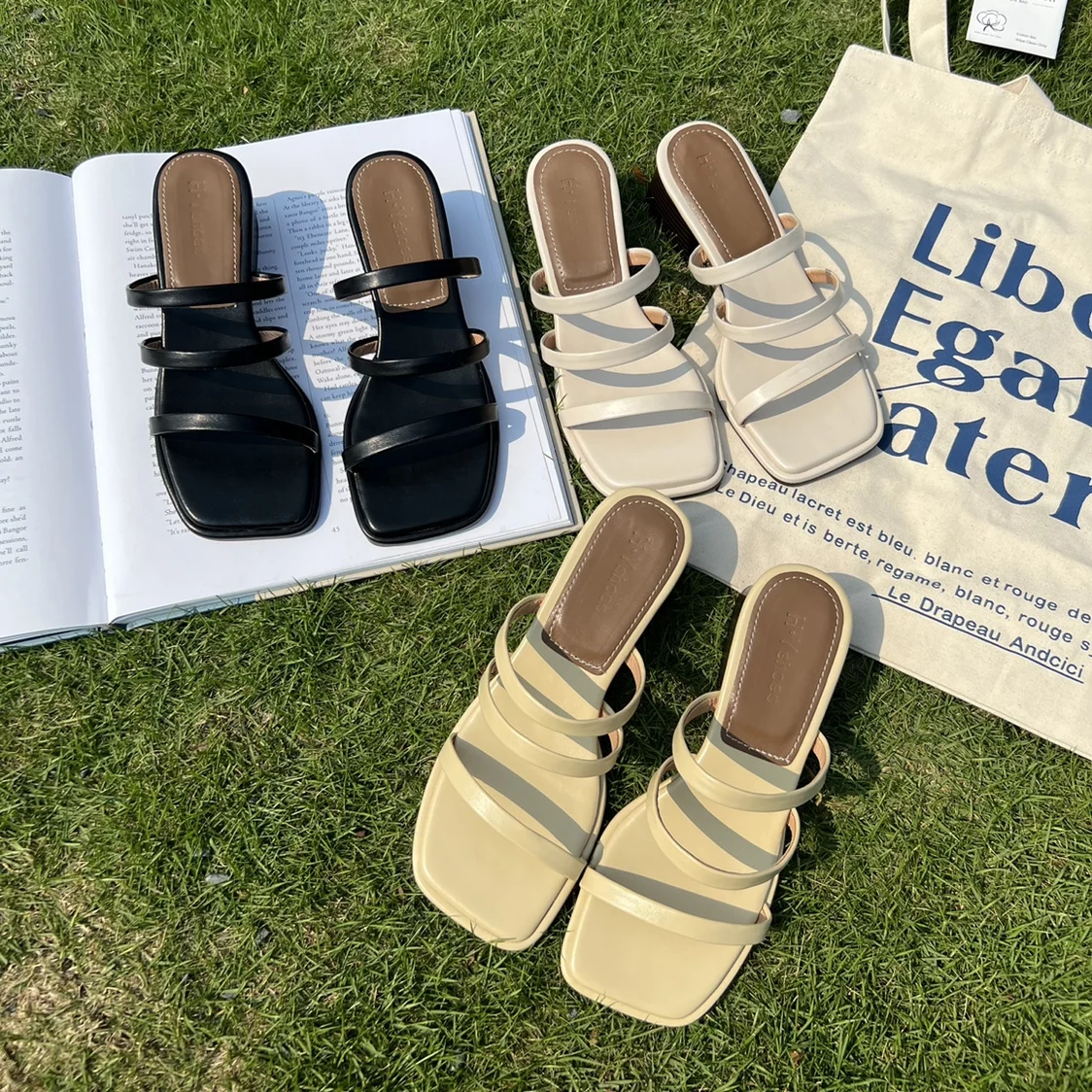 

Fashion Women Slippers Narrow Band Shallow Slip On Thick Mid Heels Solid Color Black White Yellow Mules Summer Outdoor Slides