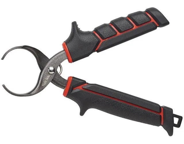 

Ugly Tools Fish Skinner