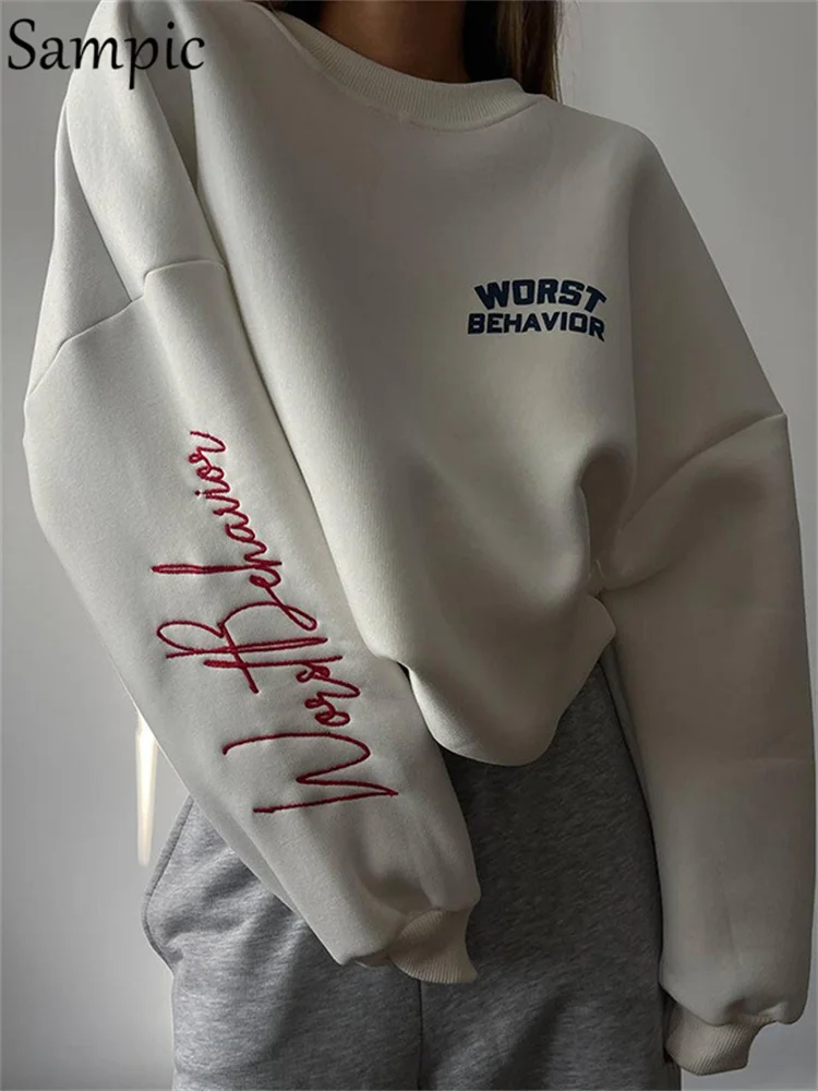 

Женская футболка с длинным рукавом, круглым вырезом и вышивкой