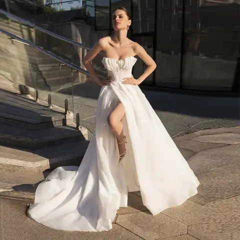 Wedding Dresses Sleeveless Strapless Backless A-line Ruffle Organza Exquisite Sweep Train for Women 2023 White Bridal Gown