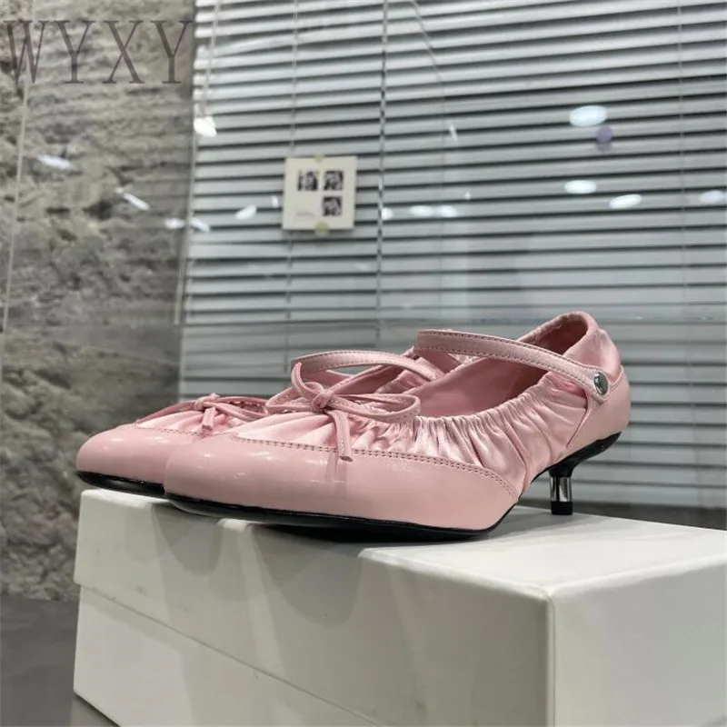 

Новые весенние туфли из натуральной кожи с круглым носком на тонком каблуке