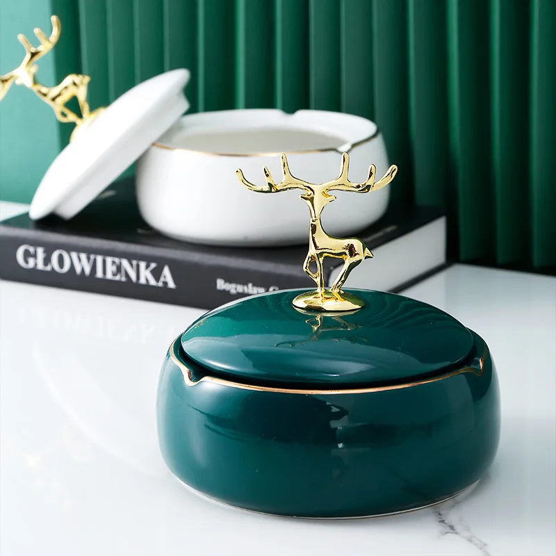

Nordic Household Ashtray Living Room Ash with Lid Ashtray Ceramic Office Creative Ornaments Cigarette Ashtray Christmas Decor