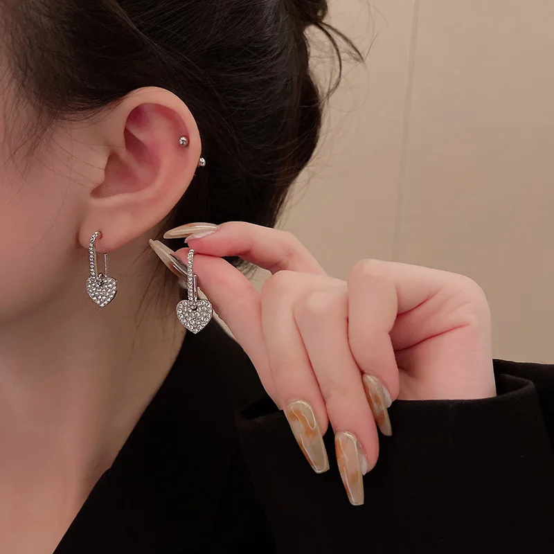 

Luxury Fashion S925 Silver Needle Earrings Stud For Girls Female Shiny Diamante Earrings Pendant Zircon in Heart Shape