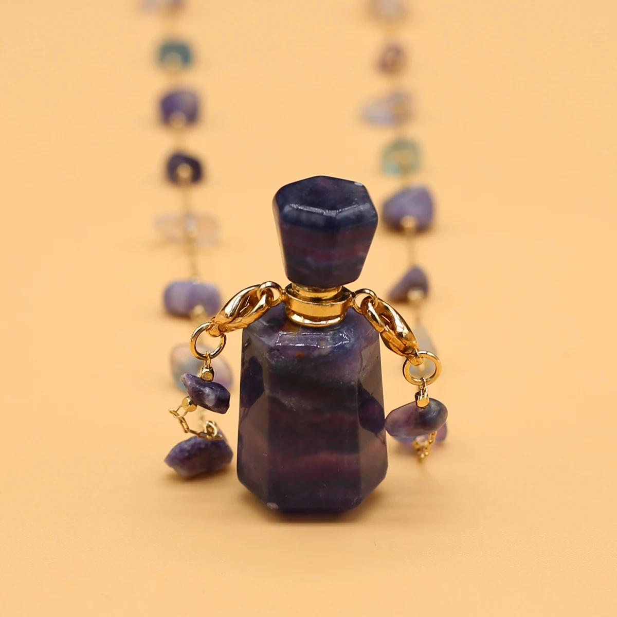 

Natural Stone Heart Shape Crystal Necklace Gravel Fluorite Link Chain for Women Jewelry Necklace Party Gifts
