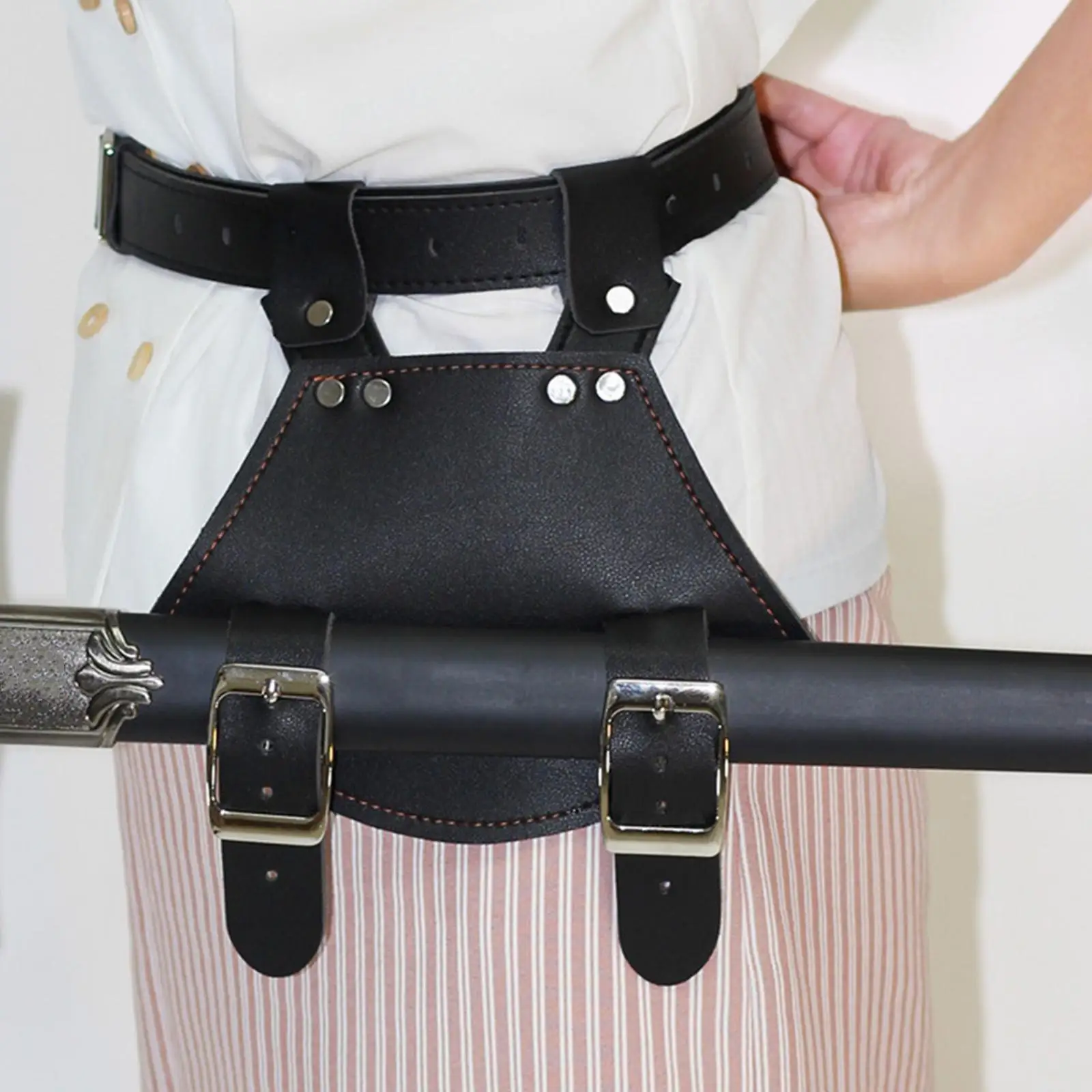 Ренессансный пояс с кобурой для меча из искусственной кожи с металлической пряжкой и двумя цветами.