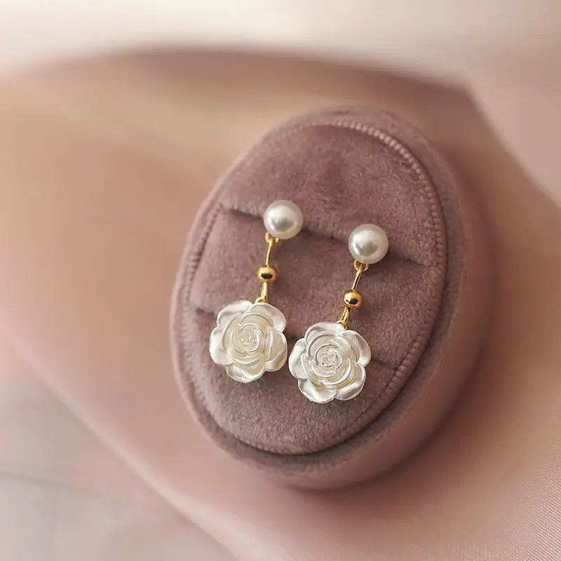 

925 Sterling Silver Flower Pearl Dangle Earrings 2022 Trendy Fashion Korean Wedding Pendant Drop Jewelry for Sexy Bar Party