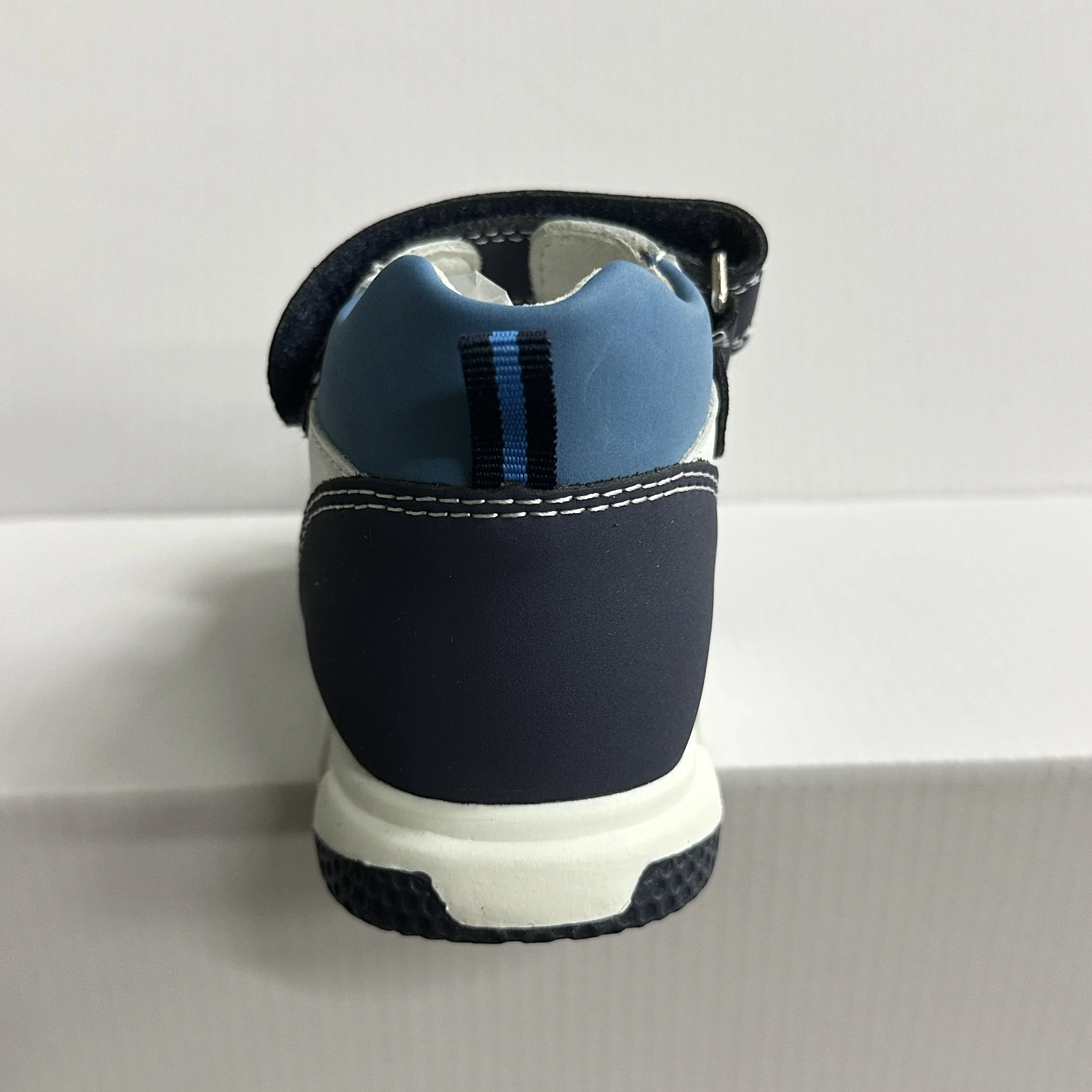 Детская ортопедическая обувь из кожи новый стиль 2024