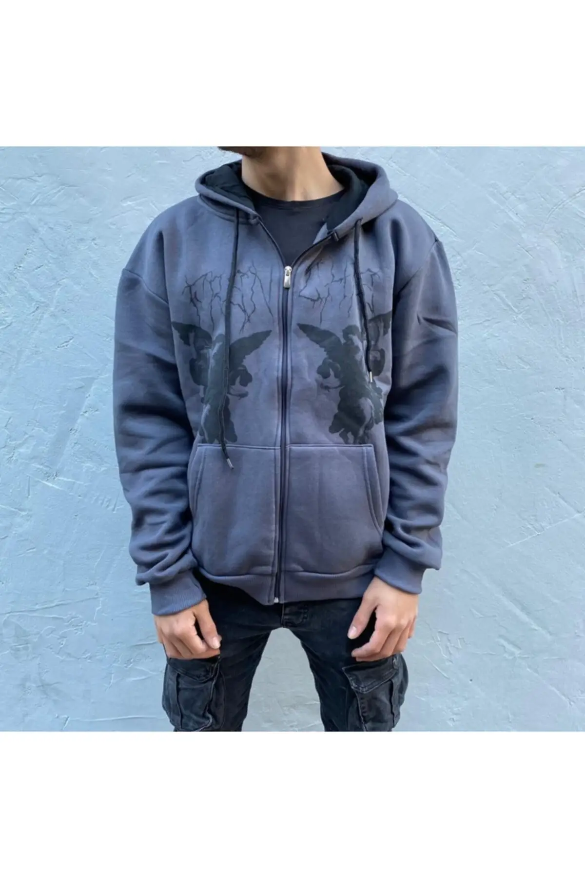 

Свитшот женский из плотного хлопка в стиле унисекс