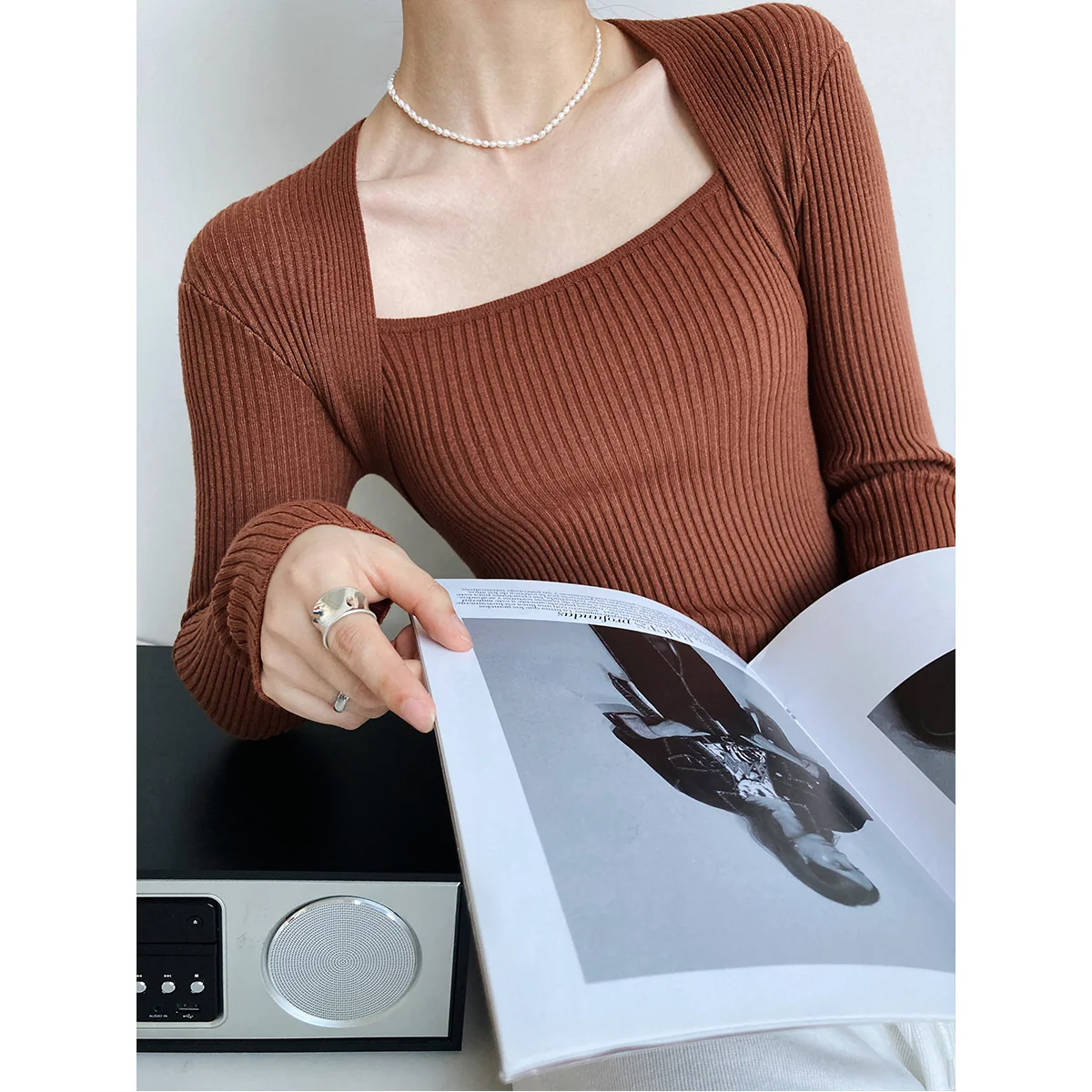 

Autumn long-sleeved square-neck knitted sweater women's slim fit and exposed collarbone fake two-piece bottoming shirt top