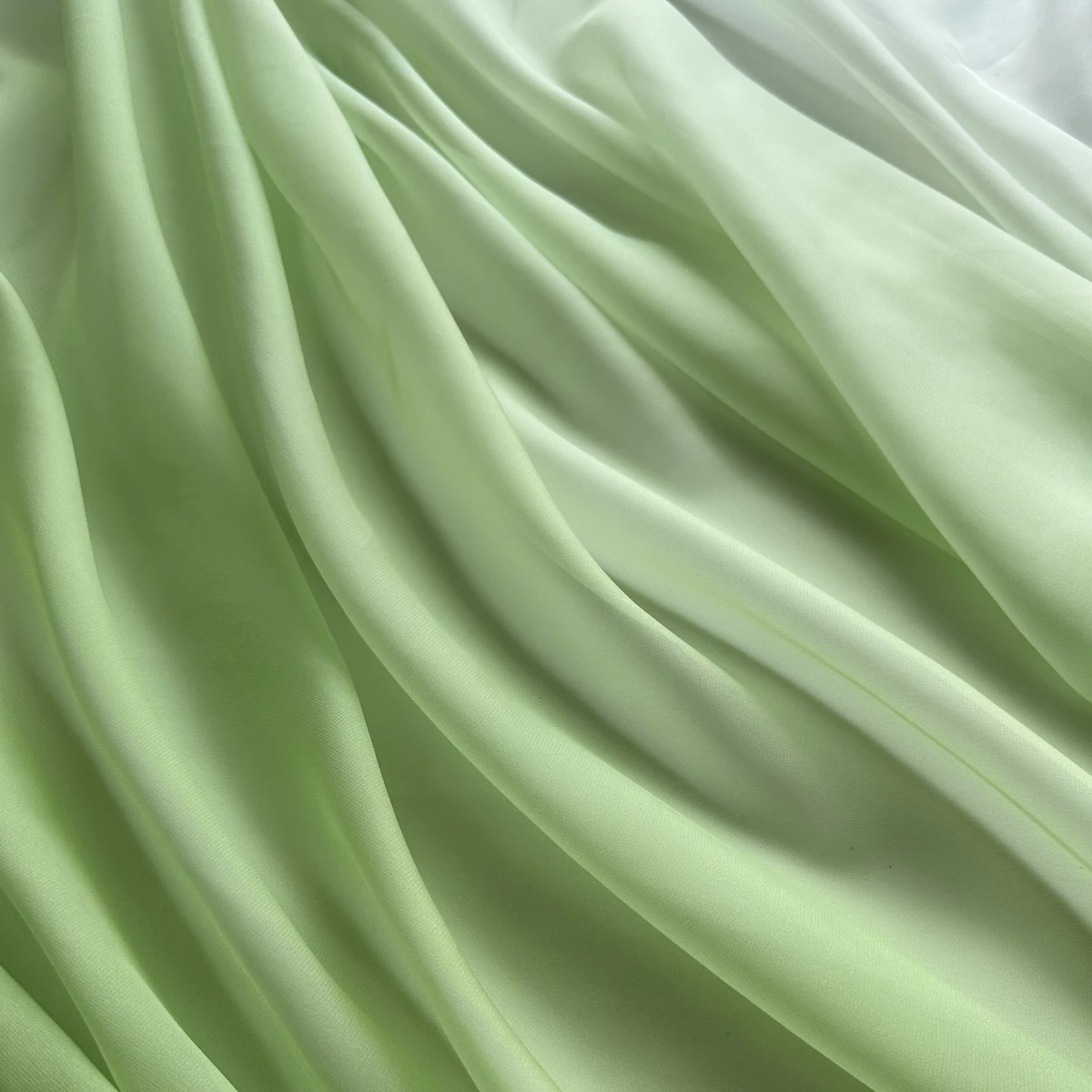 Шифоновая ткань с градиентом плотности 30D