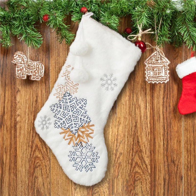 

White Christmas Stocking Snowflake Embroidery Christmas Gift Candy Bag Xams Tree Pendant Ornaments Fireplace Festival Home Decor
