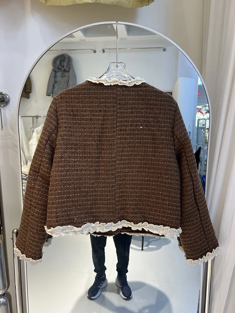 Женский пуховик во французском стиле новинка зимы 2024 теплая куртка на белом