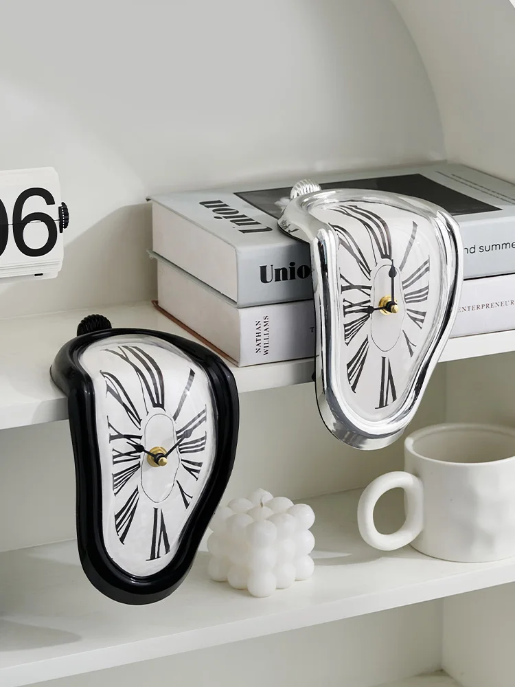 

European Style Home Decoration Creative Seat Twisted Clock Living Room Decoration Accessories Desk Decoration Home Decor Gift