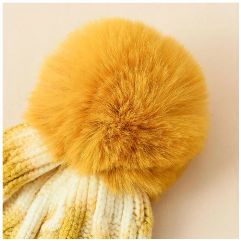 Шапка женская вязаная с помпоном дизайнерский головной убор завязкой напуском