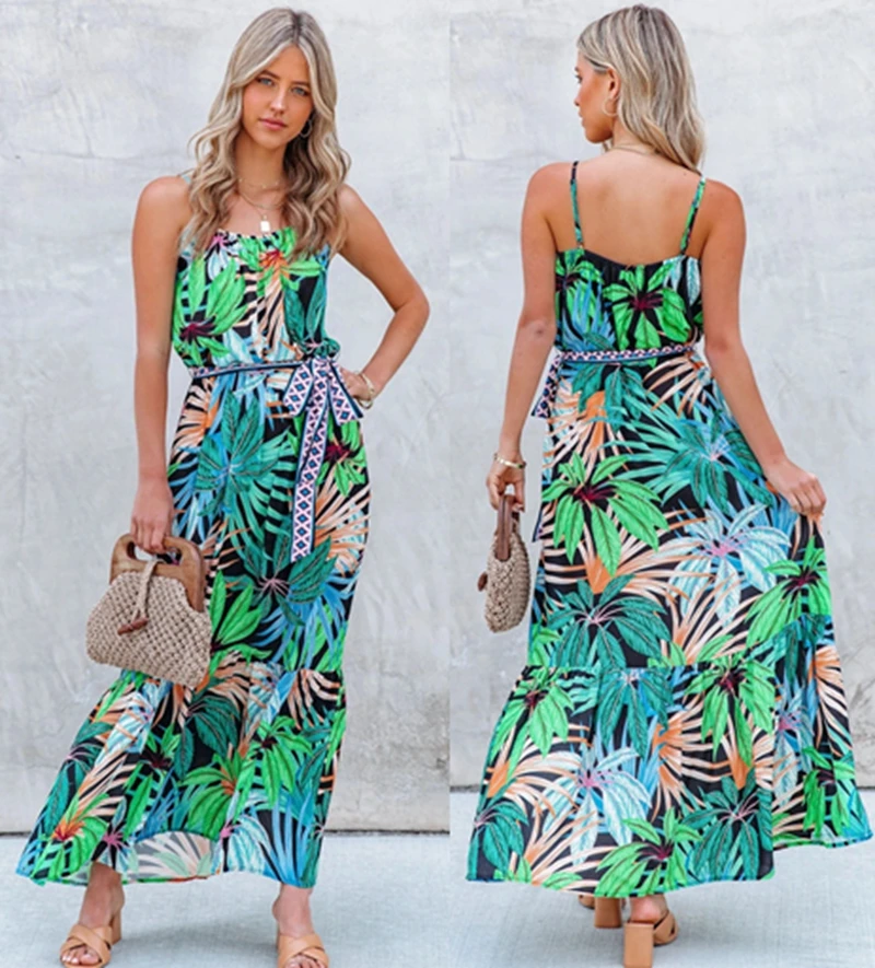 

Крупный цветок с принтом тропического леса