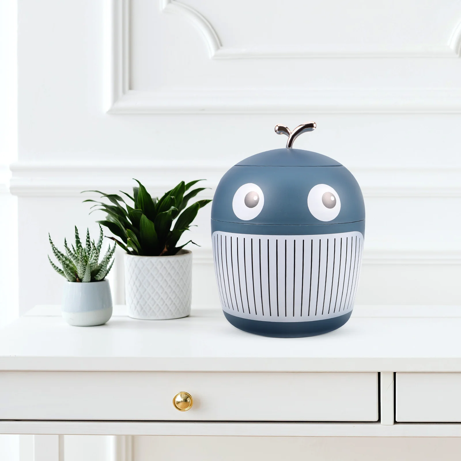 

Portable Trash Can Whale Shape Garbage Can Adorable Plastic Waste Basket With Cover
