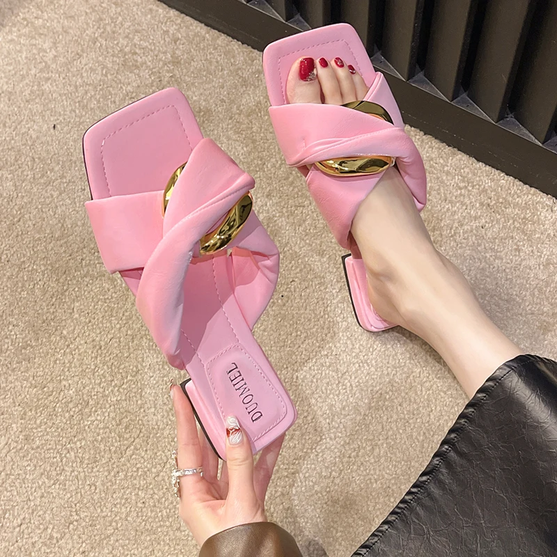 Women Slippers Summer Low Heel Trend Outdoor Chain Square Toe Slipper Women Sandals Korean Design Street Shoes Woman Pink Luxury