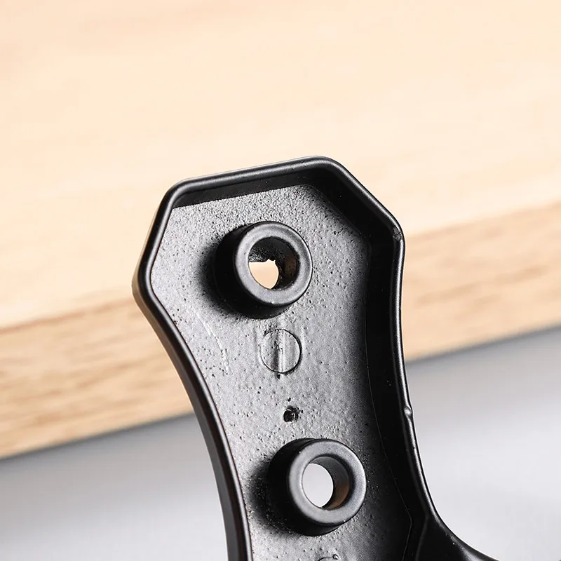 Рисунок 4 - антикварные Крючки из цинкового