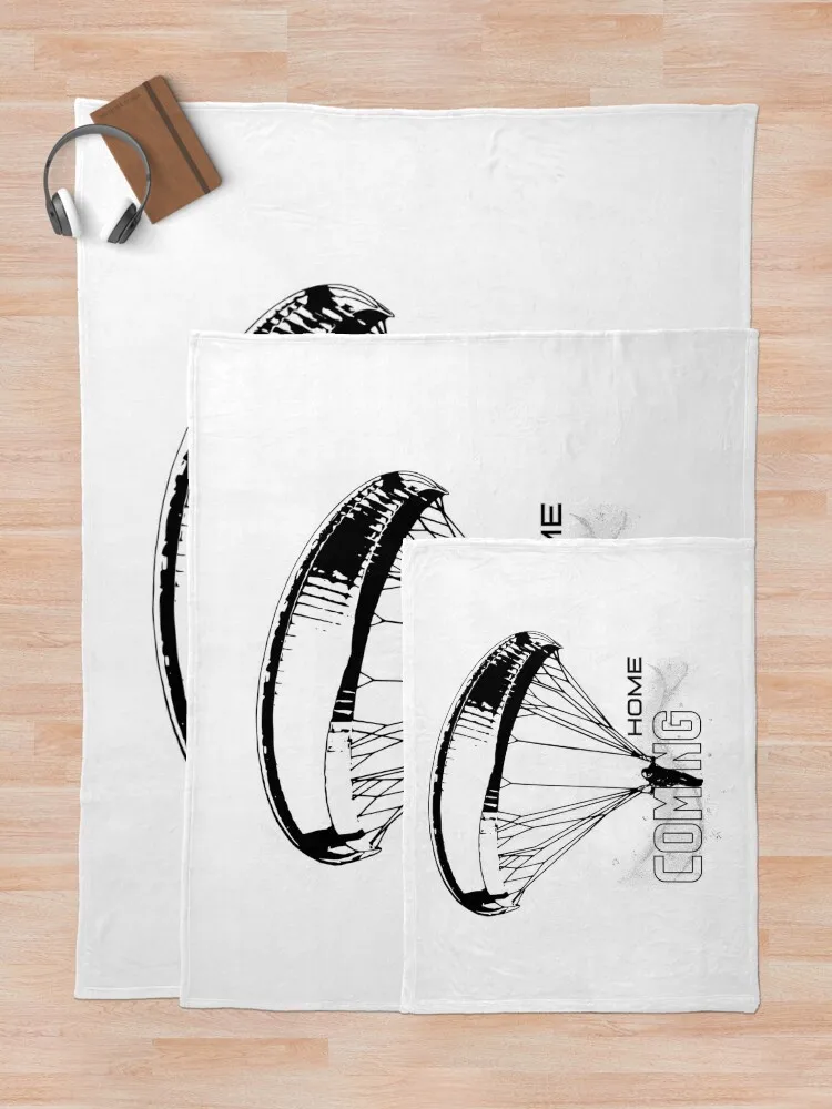 Приближается до дома в небе парапланевом полете. Одеяло. Фланелевое фланелевое