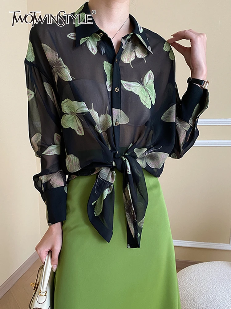 

TWOTWINSTYLE Sun Protection Blouses For Women Lapel Long Sleeve Patchwork Single Breasted Printing Shirt Female Fashion Clothing