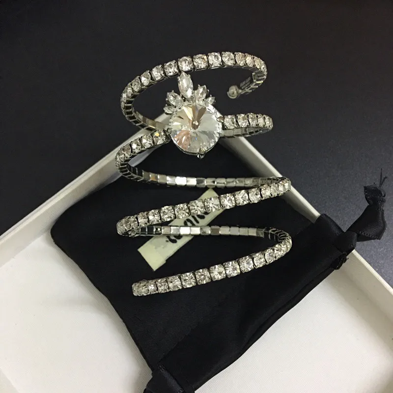 

Европейская и американская мода и красивый браслет для индустрии