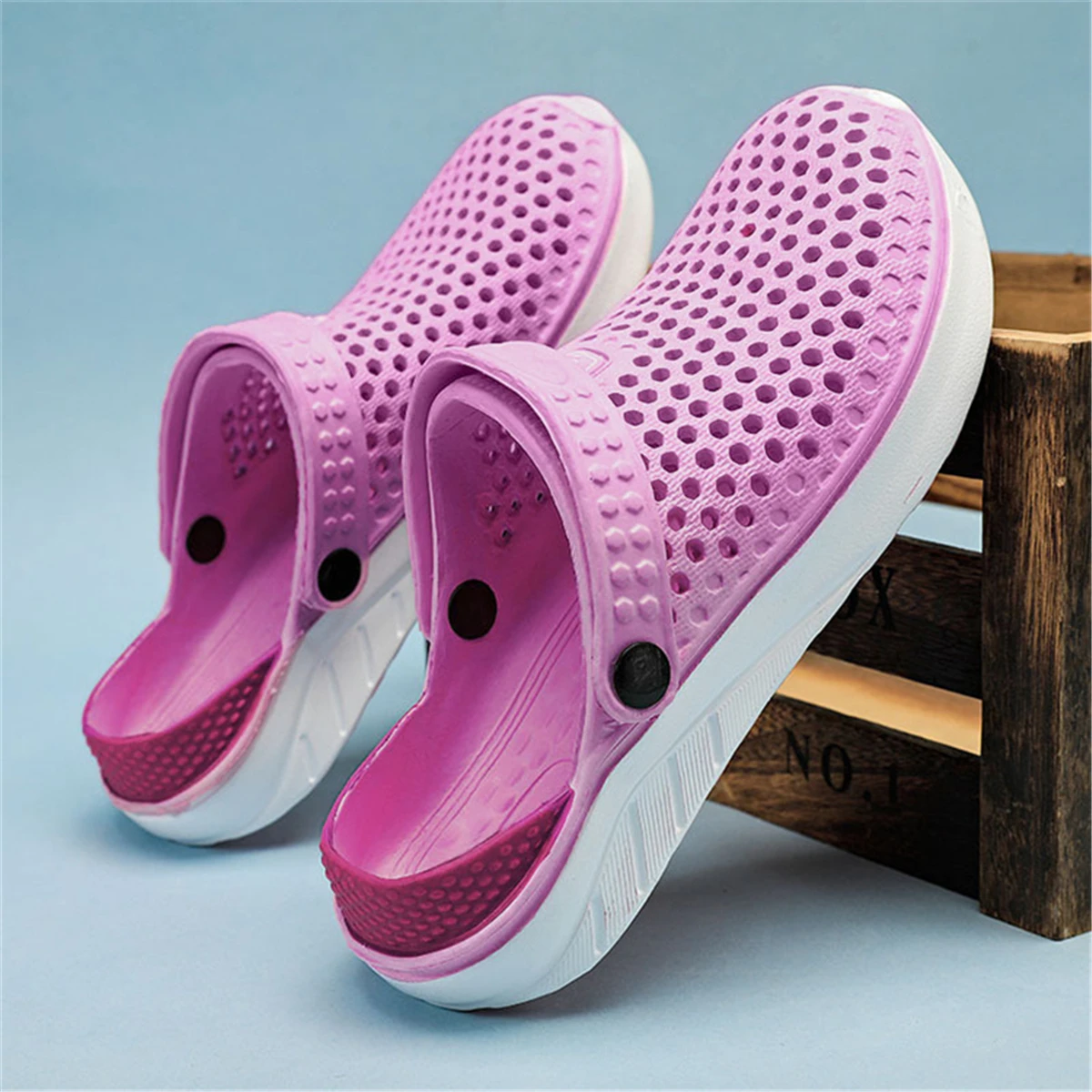 Women Breathable Slippers Outdoor Clogs Thick Sole Beach Sandals Men EVA Non-slip Home Garden Hole Shoes Couple Slides
