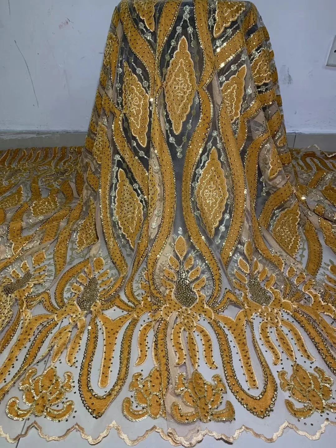 

Nigeria 2022 Latest Design Velvet Lace Voile Fabric French High Quality Sequins 5 Yards Lace For Women Evening Dress Material