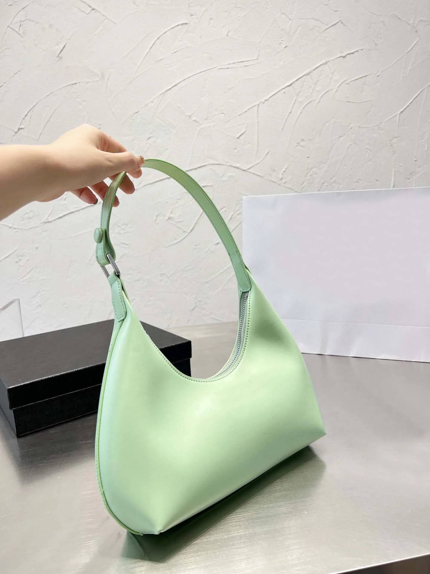 

2023 New Fashion Classic Underarm Bag Designer Senior Quality Leather Women'S One Shoulder Oblique Span Bag Shopping Bag