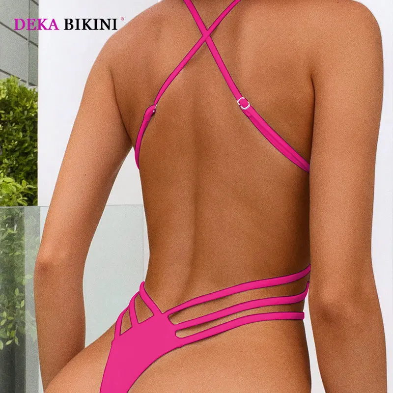 Женский слитный купальник с V-образным вырезом и открытой спиной