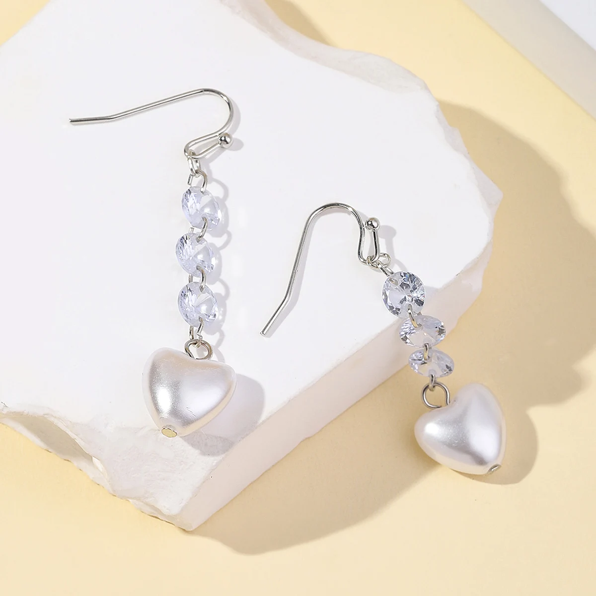 

Fashion Women Zircon Beads Zinc Alloy Heart Pearl Drop Earrings Statement Earrings Lady Girls Jewelry Ornament Gift