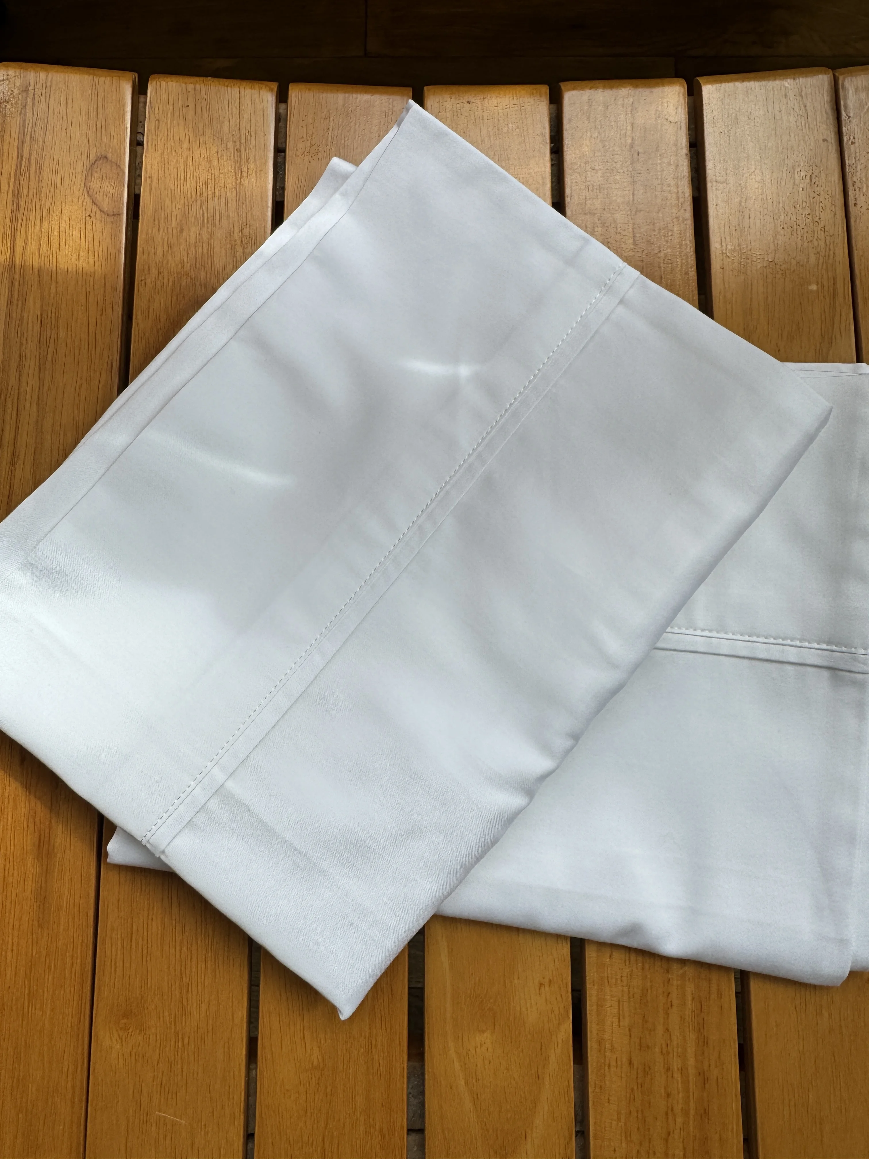 

Наволочки RosySL из 100% египетского хлопка, белые, серебристо-серые 48 x 74 см, 2 шт.