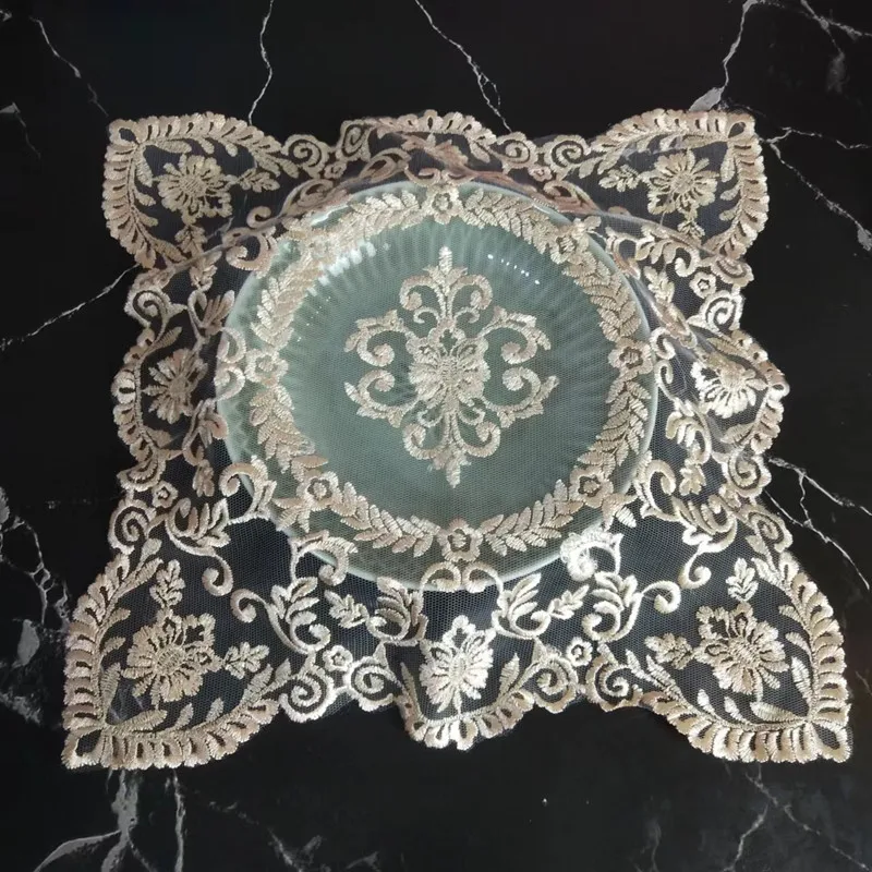 

Нежный квадратный коврик из полиэстера и хлопка 32 см